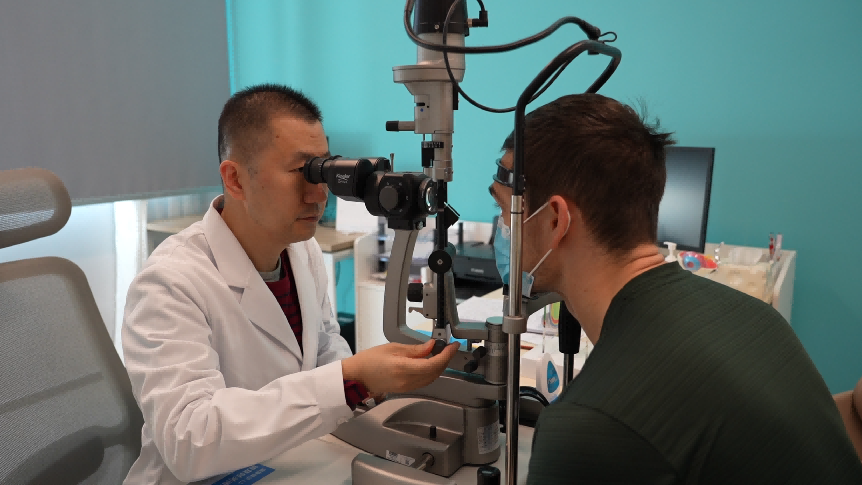 深圳普瑞眼科：隐形眼镜与近视手术，该如何选择？