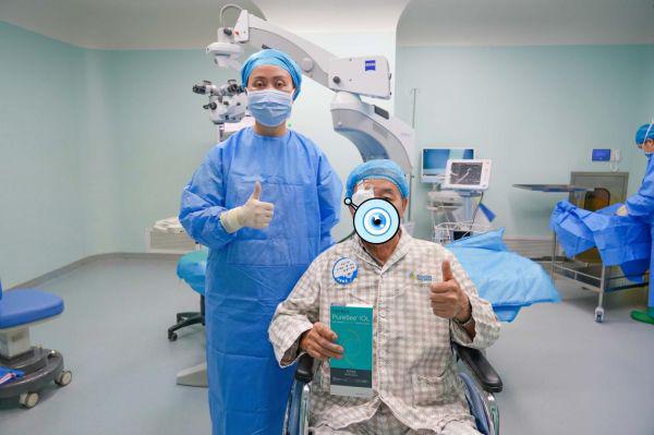 全国首批！臻无级晶体植入白内障手术在深圳普瑞完成